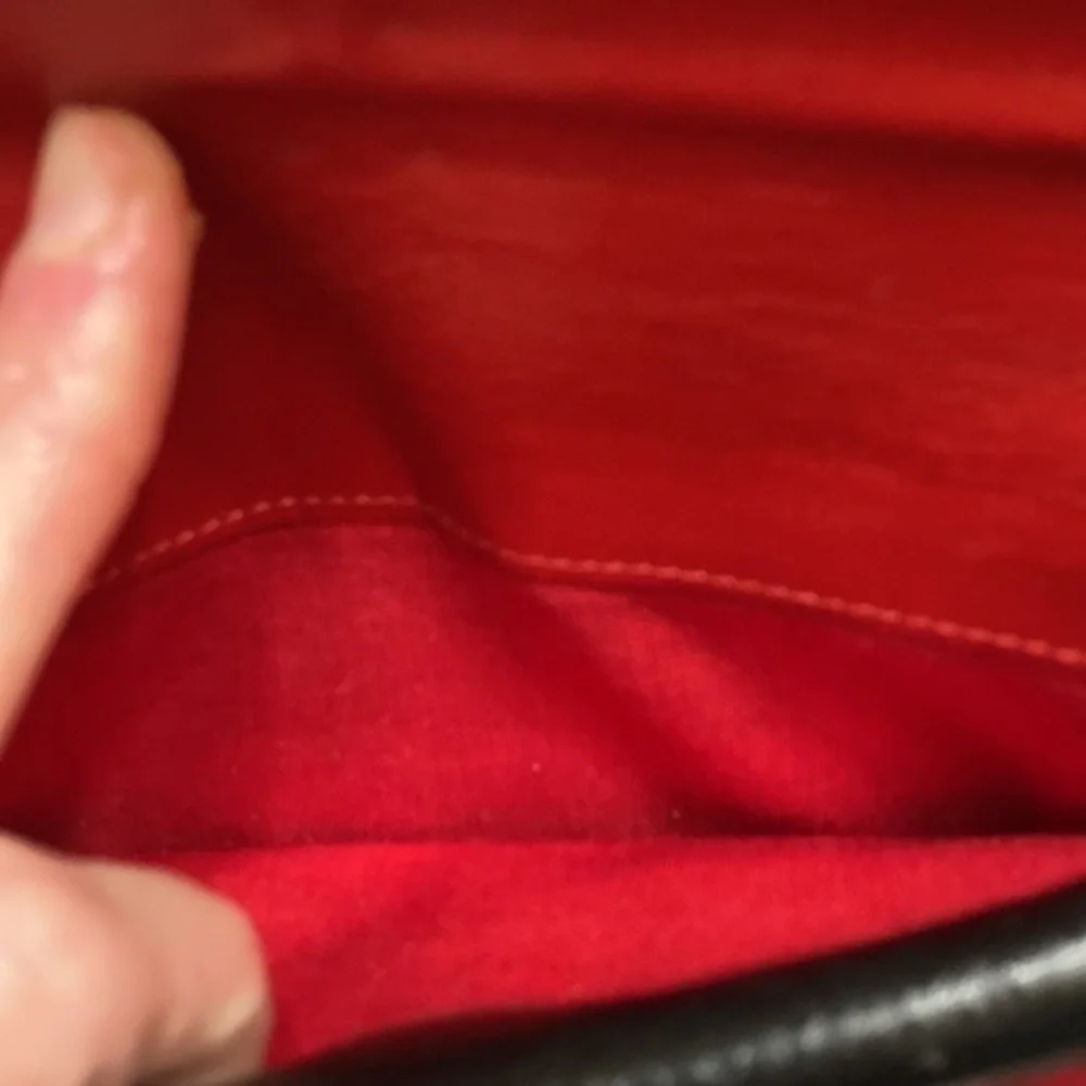 Tusk black leather wallet